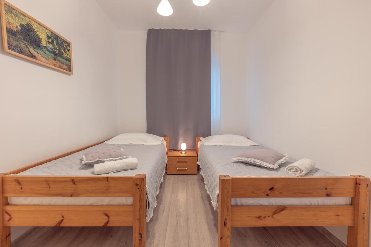 Holiday Home Insulam Mare Trogir Exterior photo