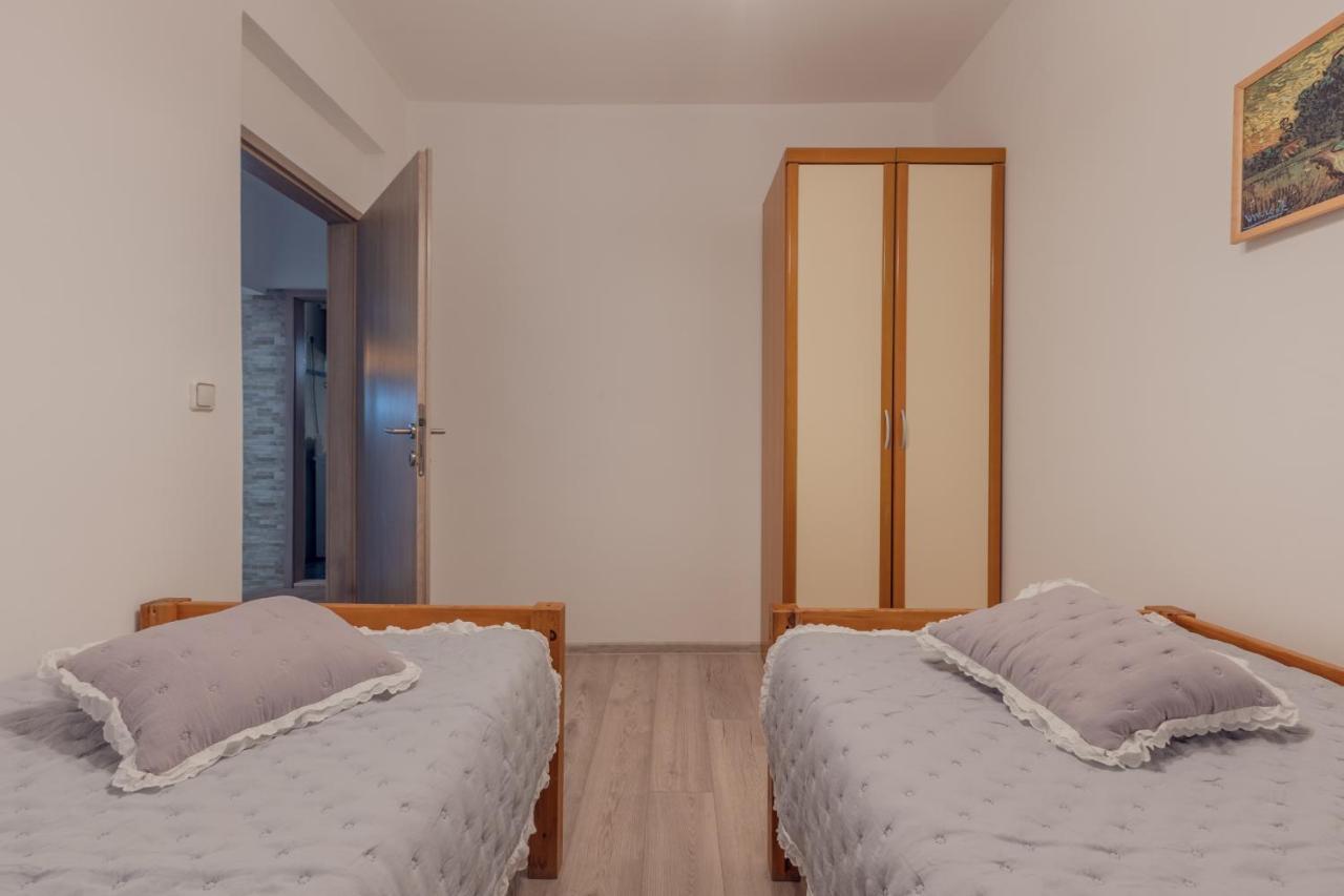 Holiday Home Insulam Mare Trogir Exterior photo