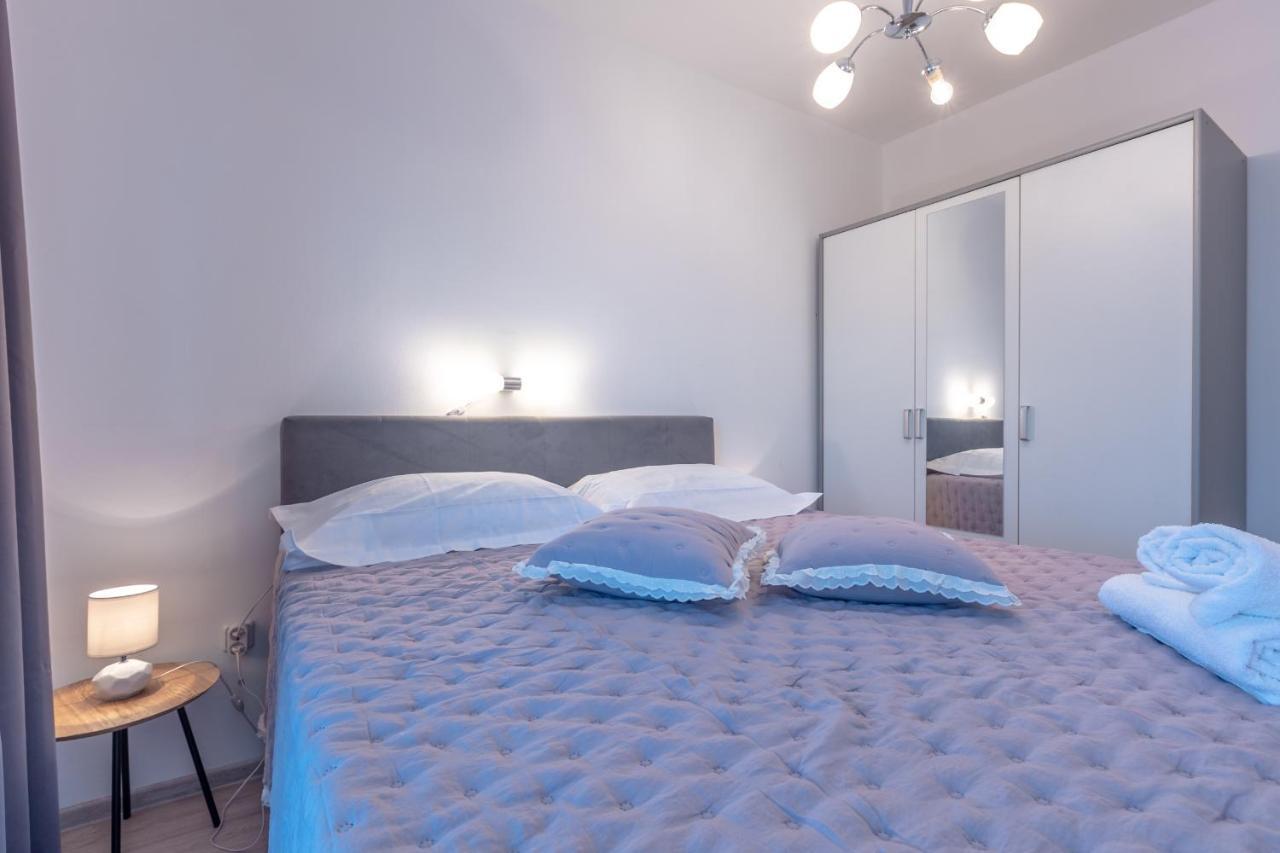 Holiday Home Insulam Mare Trogir Exterior photo
