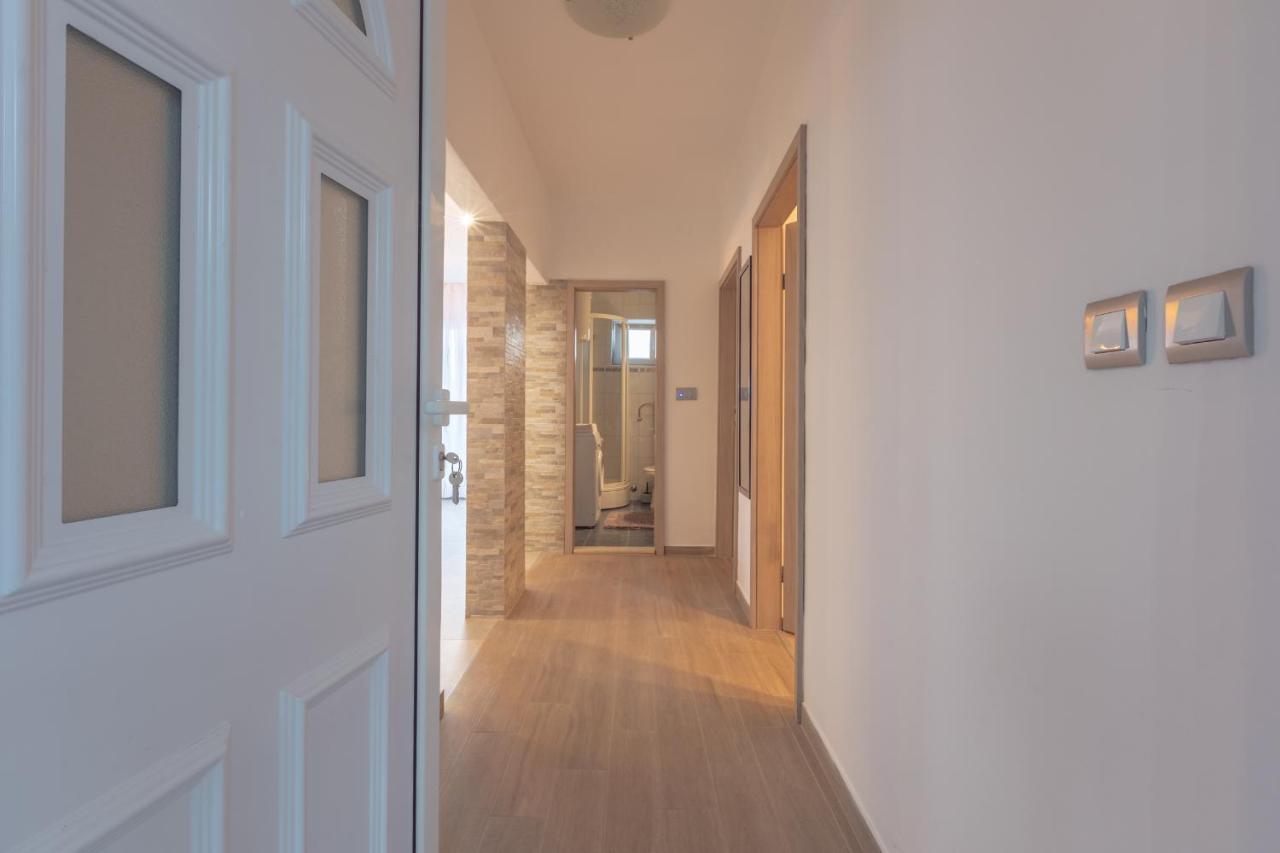 Holiday Home Insulam Mare Trogir Exterior photo
