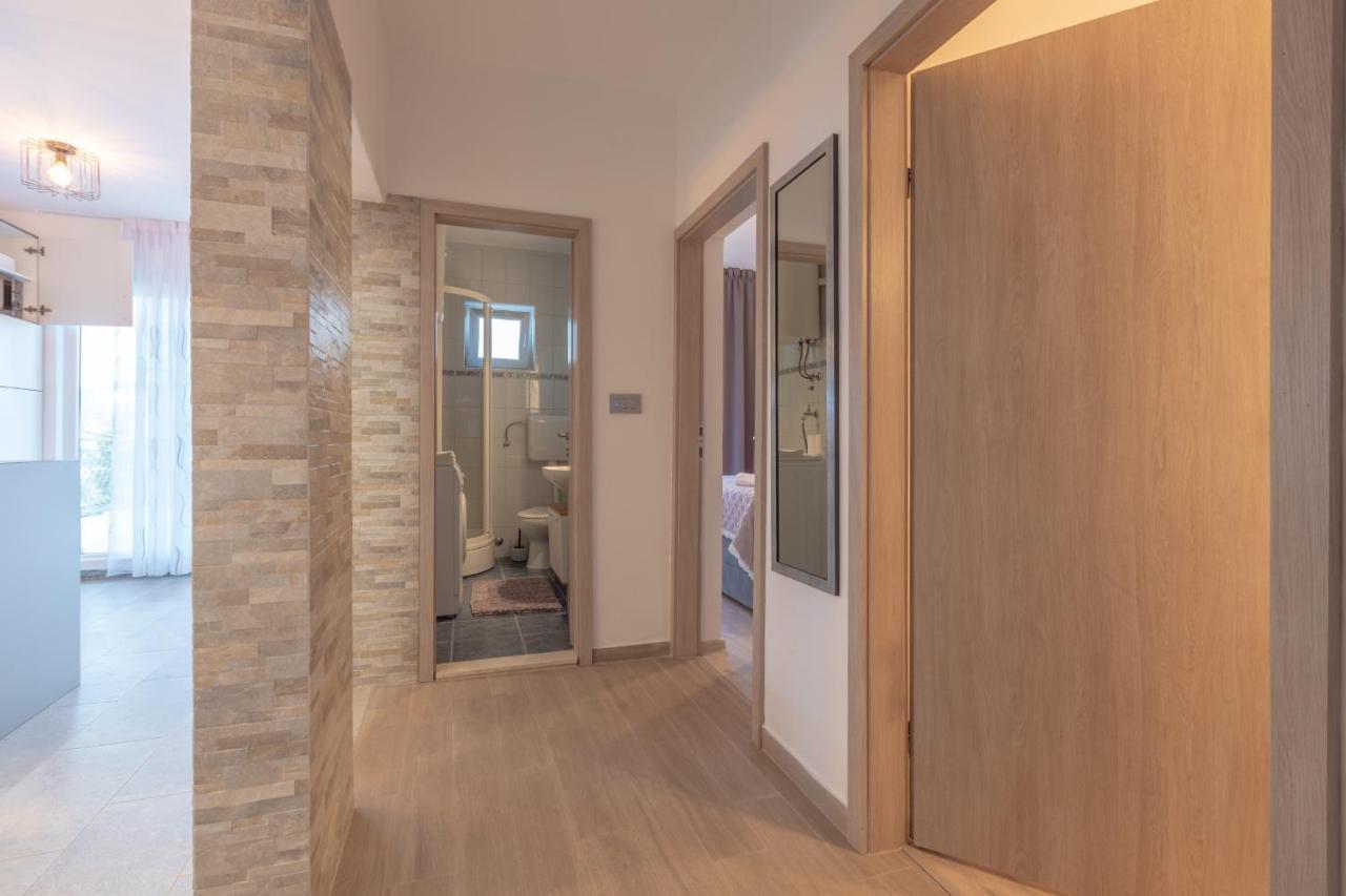 Holiday Home Insulam Mare Trogir Exterior photo