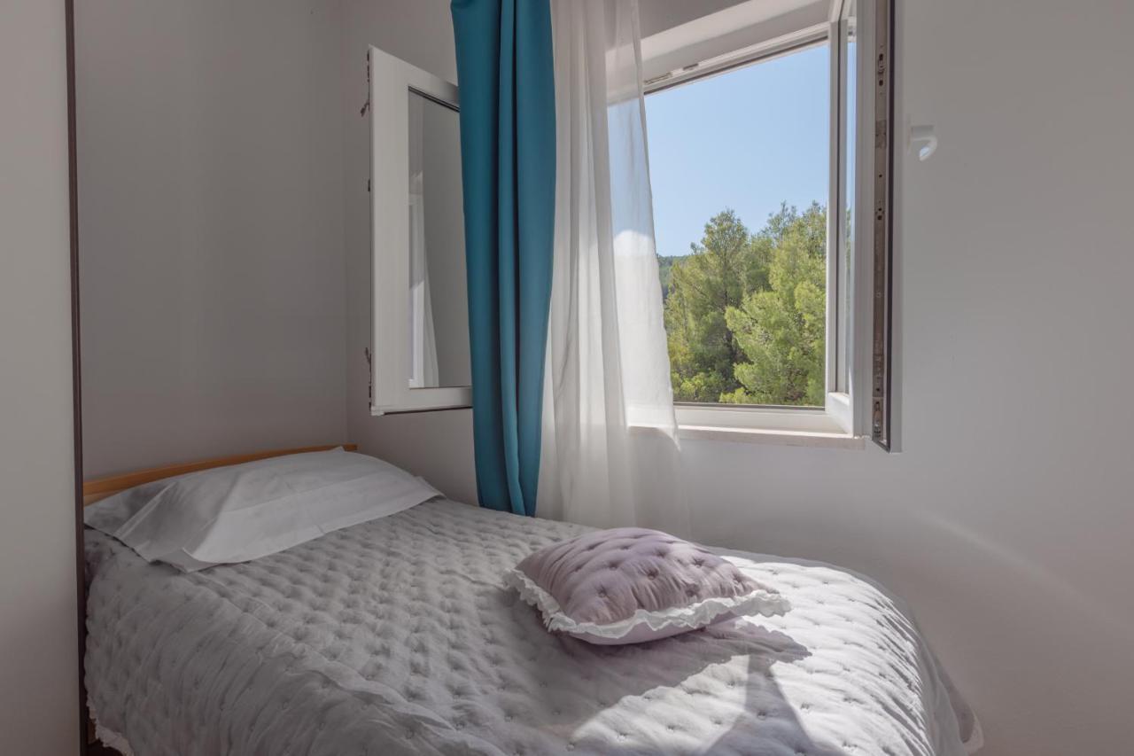 Holiday Home Insulam Mare Trogir Exterior photo