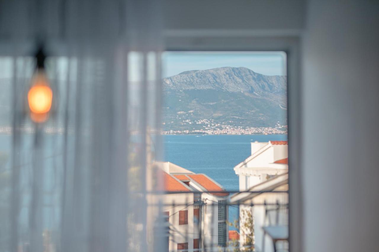 Holiday Home Insulam Mare Trogir Exterior photo