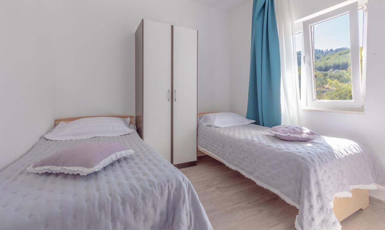 Holiday Home Insulam Mare Trogir Exterior photo